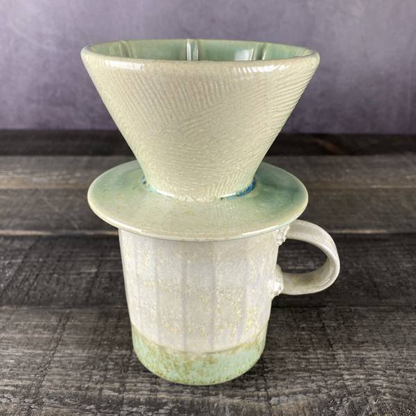 手沖咖啡陶濾杯｜湖光 陶創作者,台灣陶器,線上陶器市集,曙器生活器皿,手工食器,手作溫度獨一無二,侘寂美感,慢生活,handbuiltpottery,handbuiltceramics