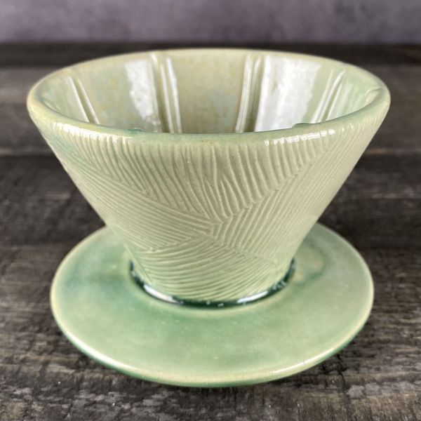 手沖咖啡陶濾杯｜湖光 陶創作者,台灣陶器,線上陶器市集,曙器生活器皿,手工食器,手作溫度獨一無二,侘寂美感,慢生活,handbuiltpottery,handbuiltceramics