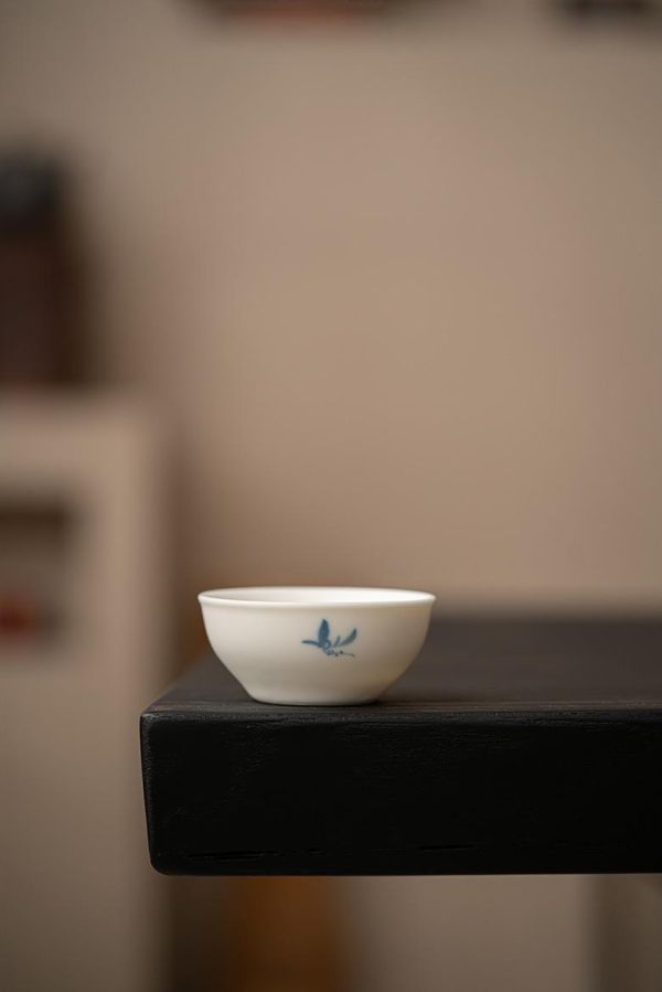 暮雪白啞光瓷手繪秋水蘭花品茗杯｜共三款 墨己哑光手绘秋水兰花陶瓷茶杯家用功夫茶具文人青花品茗杯单杯