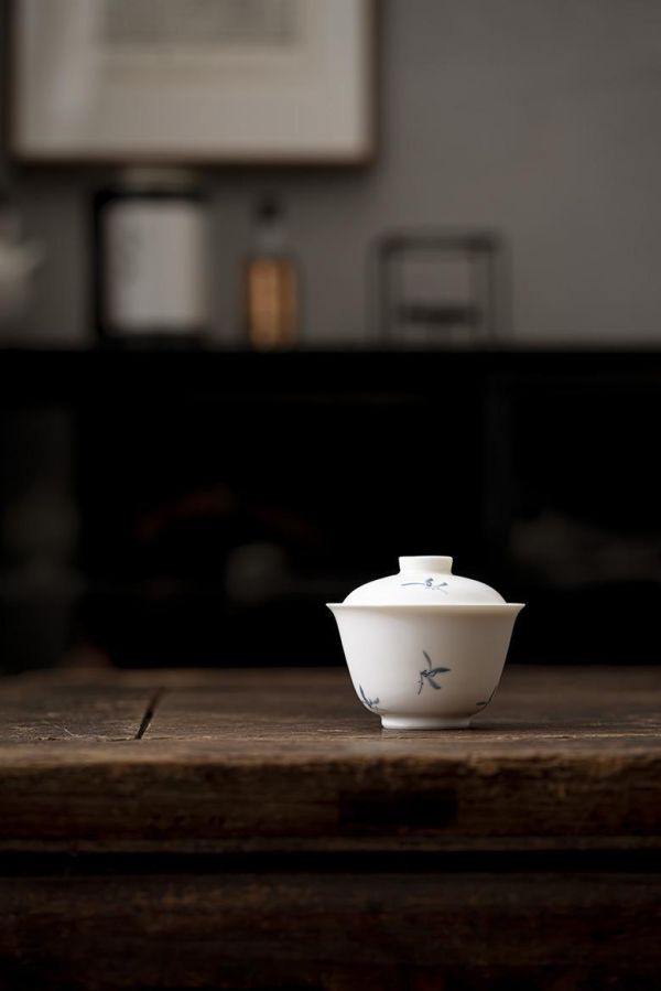 啞光白手繪蘭花三才碗蓋碗02 墨己 哑光白手绘秋水兰花陶瓷盖碗 两才文人泡茶公杯茶具家用茶碗