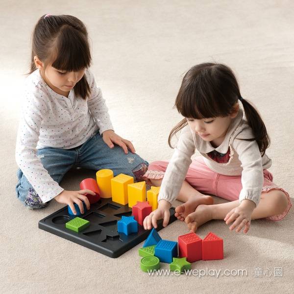 Weplay 形色邏輯積木 Weplay,形色邏輯積木,精細動作,手眼協調,兒童教具,教具,幼兒園教具,教具廠商,高雄教具