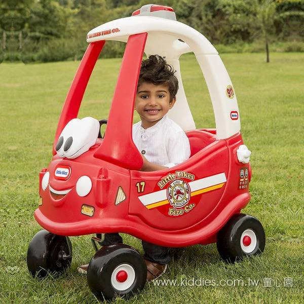 美國Little Tikes消防警車 Little Tikes,消防車腳行車,童心園,消防警車,肌肉發展,兒童教具,教具,幼兒園教具,教具廠商,高雄教具