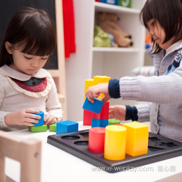 Weplay 形色邏輯積木 Weplay,形色邏輯積木,精細動作,手眼協調,兒童教具,教具,幼兒園教具,教具廠商,高雄教具