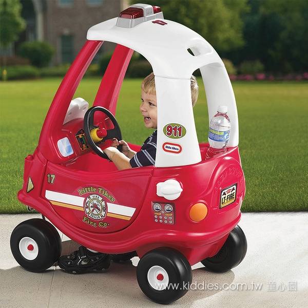 美國Little Tikes消防警車 Little Tikes,消防車腳行車,童心園,消防警車,肌肉發展,兒童教具,教具,幼兒園教具,教具廠商,高雄教具