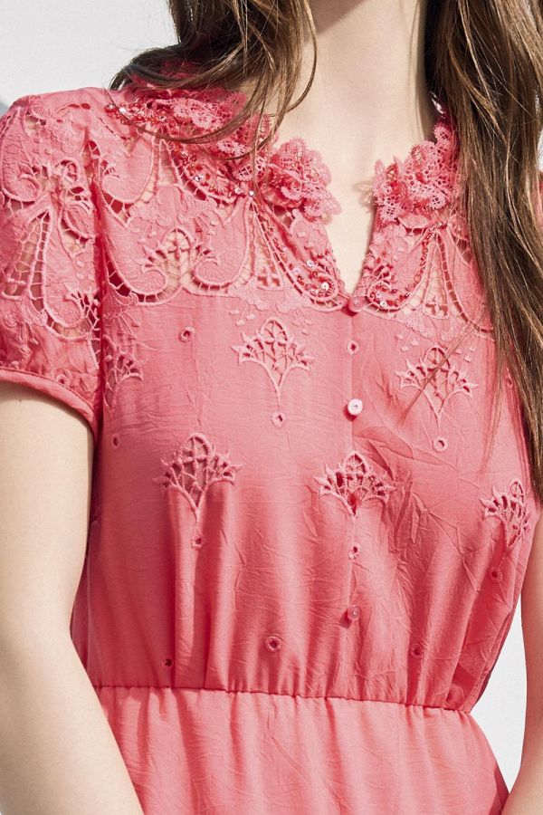 鏤空繡花綁帶洋裝 