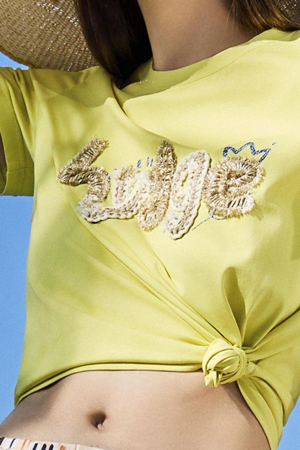 貼布繡英文字T恤 