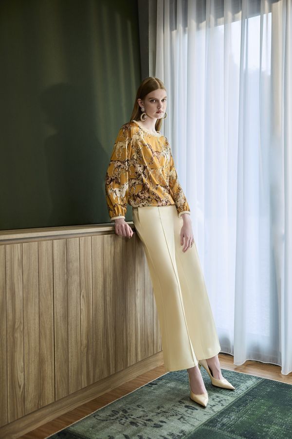 絲綢馬印花上衣 