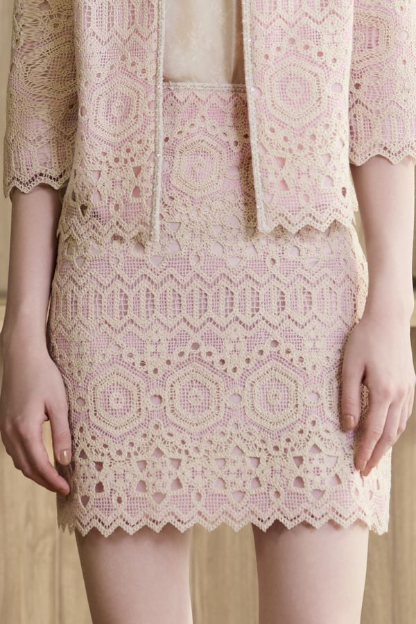 簍空蕾絲剪接短裙 