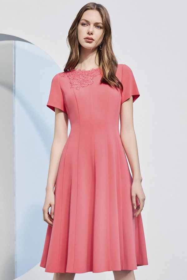 圓領公主線洋裝 