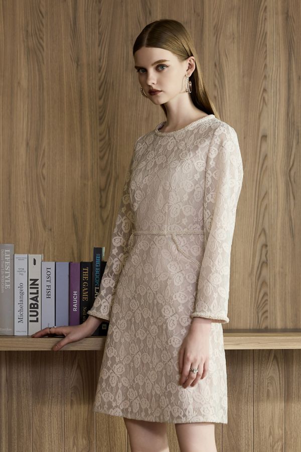 蝴蝶絨面緹花洋裝 