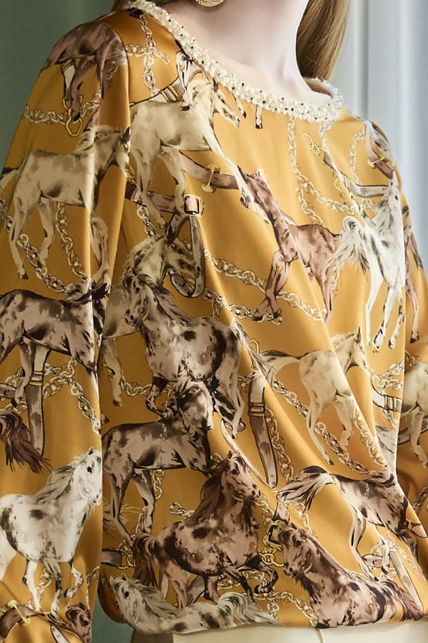 絲綢馬印花上衣 