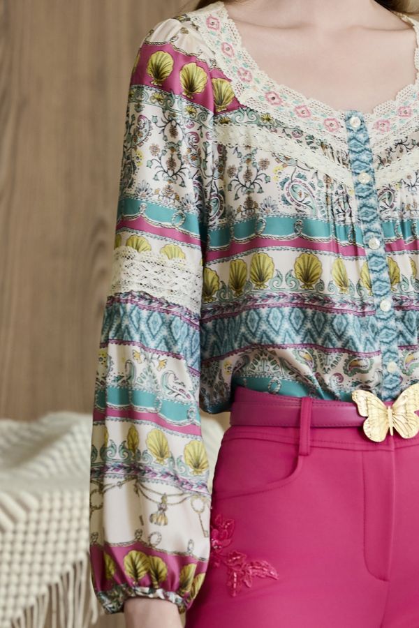 方形領蕾絲印花上衣 