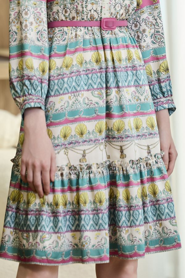 V領收腰印花洋裝 