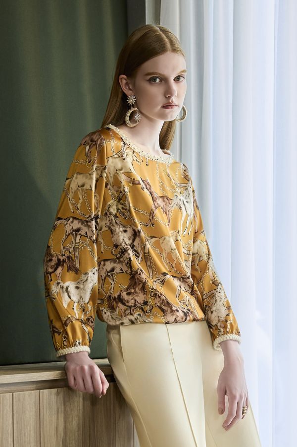 絲綢馬印花上衣 