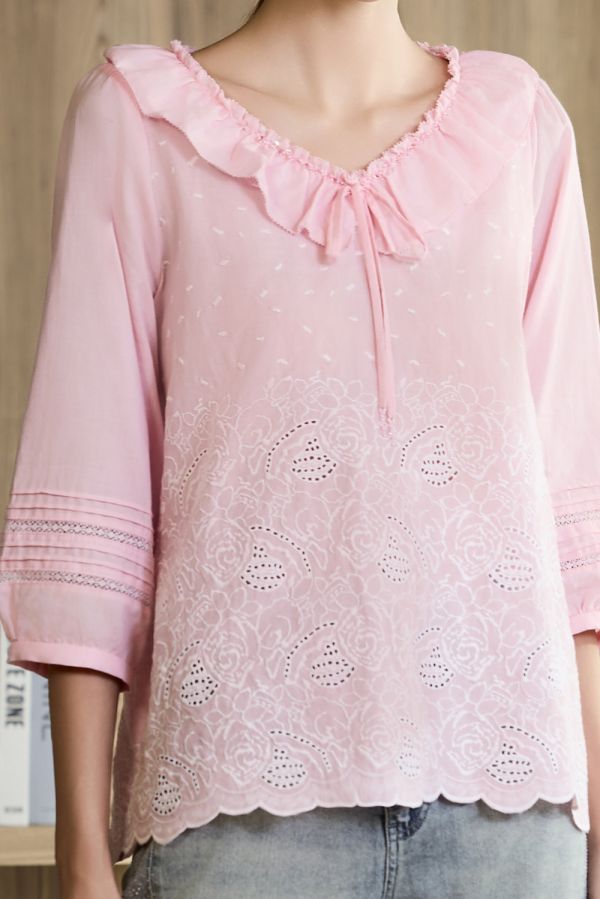 荷葉領刺繡A字上衣 