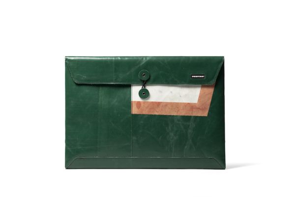 F421 SLEEVE FOR LAPTOP 15/16 