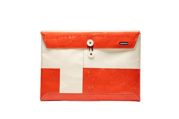 F421 SLEEVE FOR LAPTOP 15/16 