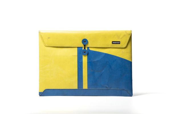 F421 SLEEVE FOR LAPTOP 15/16 