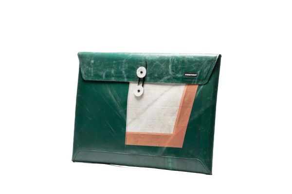 F421 SLEEVE FOR LAPTOP 15/16 