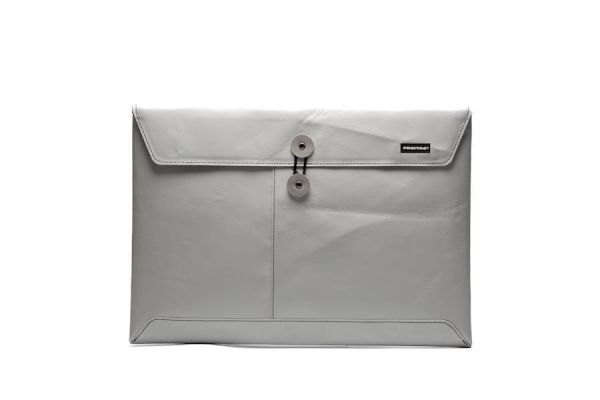 F421 SLEEVE FOR LAPTOP 15/16 