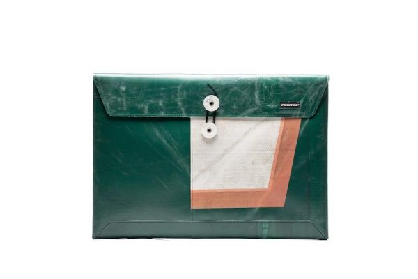 F421 SLEEVE FOR LAPTOP 15/16 