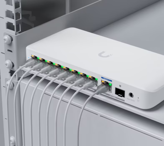Flex 2.5G PoE UniFi 2.5G 交換器,PoE++ Switch,USW Flex 2.5G,UniFi 管理型交換器,10GbE 上行,企業網路交換器,UniFi PoE 供電,高速有線網路,邊緣網路部署