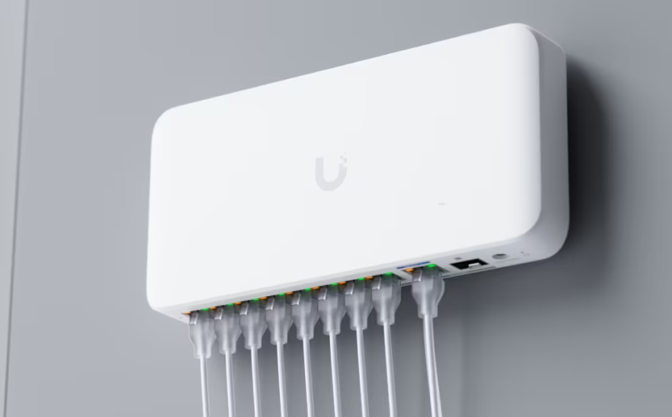 Flex 2.5G PoE UniFi 2.5G 交換器,PoE++ Switch,USW Flex 2.5G,UniFi 管理型交換器,10GbE 上行,企業網路交換器,UniFi PoE 供電,高速有線網路,邊緣網路部署