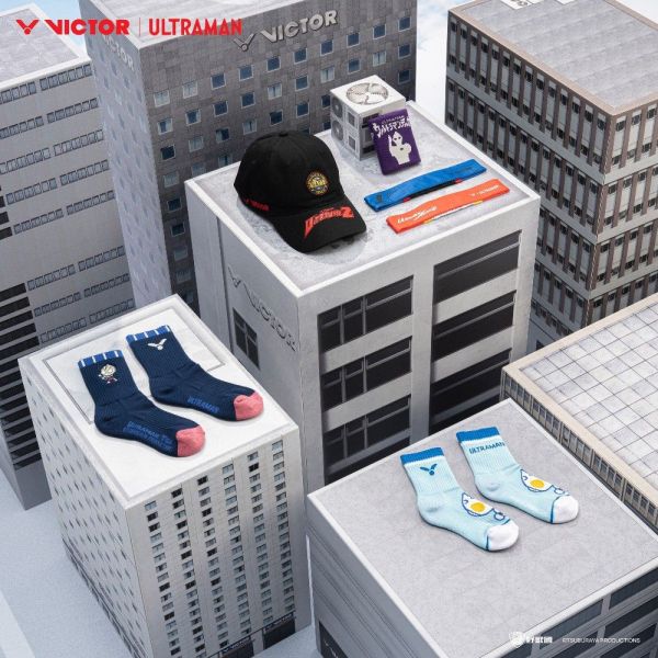 VICTOR x 超人力霸王 ULTRAMAN C-5152UTM 聯名運動襪(高筒) VICTOR,超人力霸王,ULTRAMAN,C-5152UTM,聯名,運動襪(高筒)
