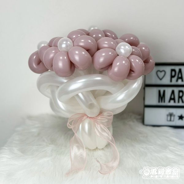 氣質粉白氣球捧花 韓式氣球花束,氣球花束台北,愛心氣球花束,畢業氣球花束,告白花束,生日花束台北,生日花束推薦,生日氣球哪裡買,生日道具哪裡買