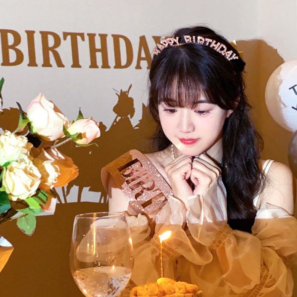 【台北24H出貨】 BIRTHDAY QUEEN生日肩背帶 生日皇冠 玫瑰金皇冠 皇冠 生日背帶 生日佈置 派對 生日道具 拍照道具 慶生佈置 週歲 氣球佈置 生日 抓周 派對慶生 週歲佈置 