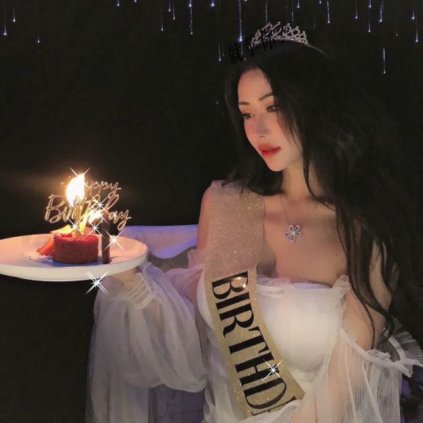 【台北24H出貨】 BIRTHDAY QUEEN生日肩背帶 生日皇冠 玫瑰金皇冠 皇冠 生日背帶 生日佈置 派對 生日道具 拍照道具 慶生佈置 週歲 氣球佈置 生日 抓周 派對慶生 週歲佈置 