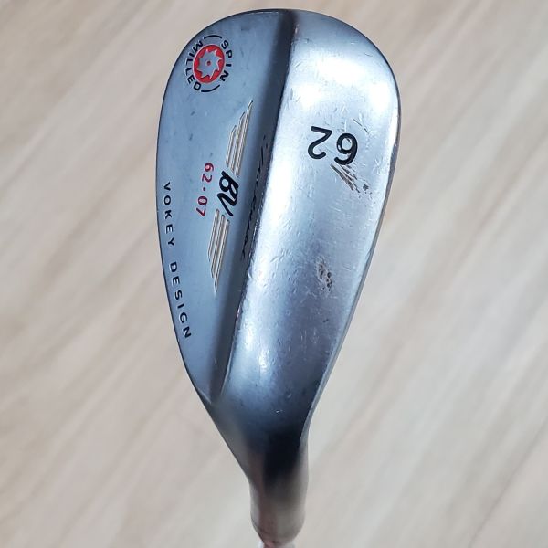 二手美品Titleist BV ꜱᴘɪɴ ᴍɪʟʟᴇᴅ 62·07 62/07°挖起桿 搭配Dynamic Gold 130 W桿身