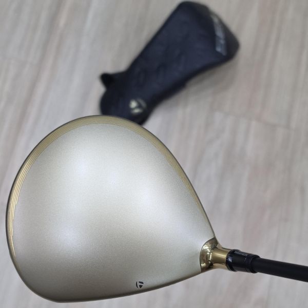 二手美品TaylorMade Qi35 ᴍᴀx ᴅᴇꜱɪɢɴᴇʀ ꜱᴇʀɪᴇꜱ ɢᴏʟᴅ(霧金版) 10.5°開球木桿 搭配Diamana ɢᴏʟᴅ ᴛᴍ 𝟧𝟢 53 S桿身 
