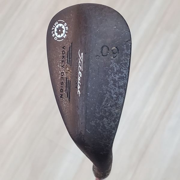 二手品Titleist SPIN MILLED 60·04 ᴠᴏᴋᴇʏ ᴅᴇꜱɪɢɴ(生鐵版) 60/04°挖起桿 搭配Dynamic Gold W桿身 