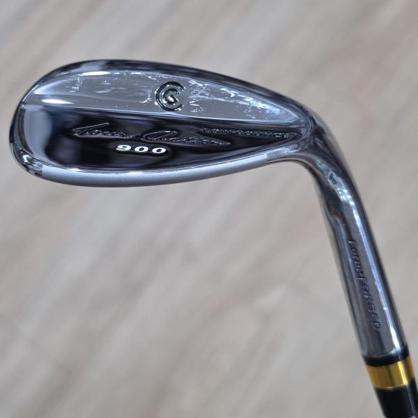 二手超美品Cleveland 𝓣𝓸𝓾𝓻 𝓐𝓬𝓽𝓲𝓸𝓷 900 ꜰᴏʀɢᴇᴅ 60°挖起桿 搭配Dynamic Gold ꜱ𝟥𝟢𝟢 S桿身 