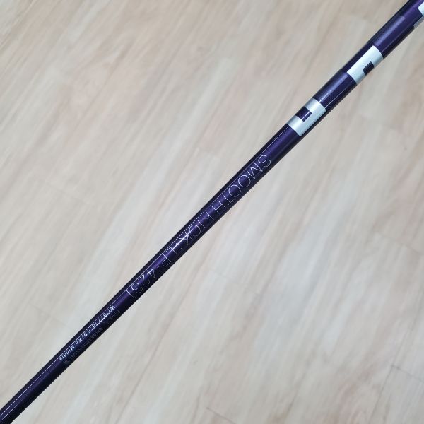 二手近新品 女生 女用ONOFF(23) 30° 7號鐵桿 搭配SMOOTH KICK LP-423I 37 L桿身 