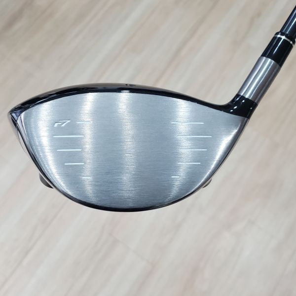 二手美品TaylorMade r7 𝟦𝟤𝟧 10.5°開球木桿 搭配RE*AX 65 R(美)桿身 