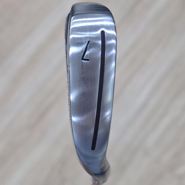 二手超美品 女生 女用TaylorMade Qi 28° 7號鐵桿 搭配ELDIO ᴛᴍ𝟦𝟢 59 A桿身 