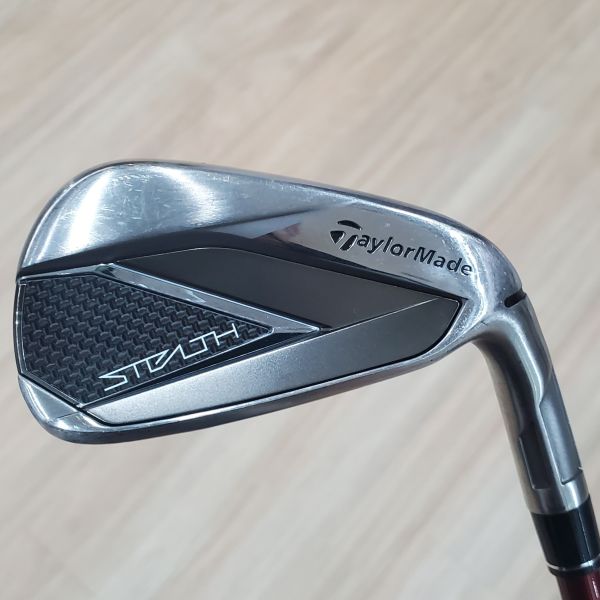 二手超美品 女生 女用TaylorMade STEALTH 28° 7號鐵桿 搭配TENSEI ʀᴇᴅ ᴛᴍ𝟦𝟢 47 L桿身 
