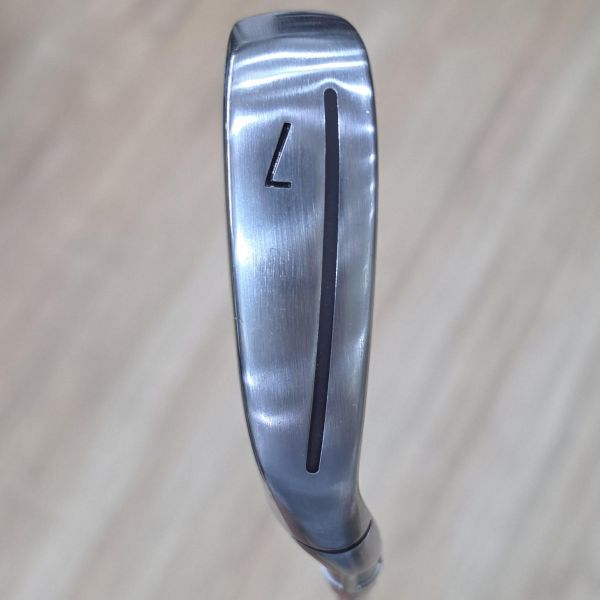 二手近新品TaylorMade Qi 28° 7號鐵桿 搭配N.S.Pro 910 105 S桿身 