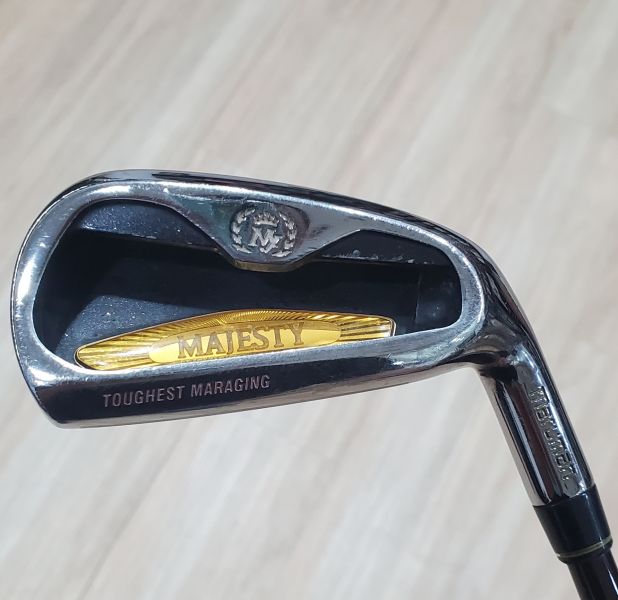 二手品MAJESTY PRESTIGIO 4號鐵桿 搭配THE PARSEC R桿身 