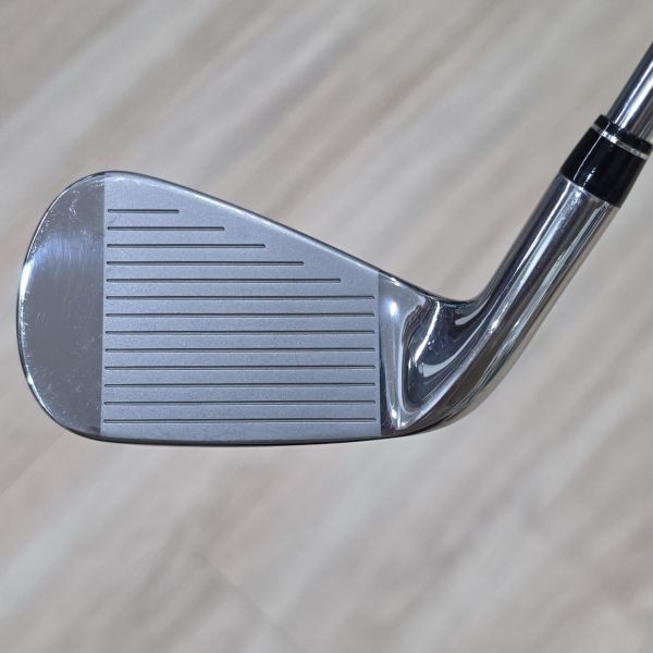 二手美品Callaway ᴘᴀʀᴀᴅʏᴍ Ai SMOKE ᴍᴀx ꜰᴀꜱᴛ(輕量版) 26° 7號鐵桿 搭配N.S.Pro Zelos 7 77.5 S桿身 