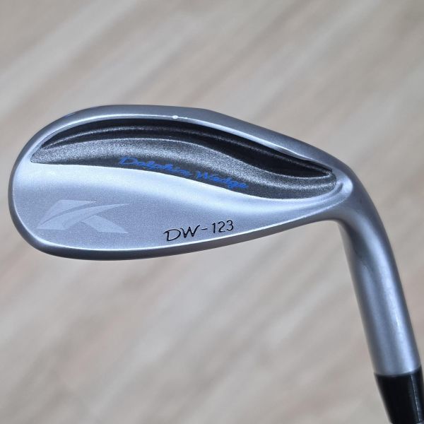 二手超美品kasco DW-123(Dolphin Wedge) 54/7°挖起桿 搭配Dynamic Gold Spinner ᴡᴇᴅɢᴇ ᴛᴏᴜʀ ɪꜱꜱᴜᴇ 128 W桿身 