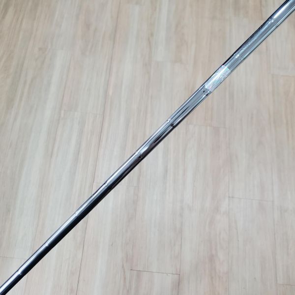 二手美品Cleveland CG12 ᴢɪᴘ ɢʀᴏᴏᴠᴇꜱ ʙʟᴀᴄᴋ ᴘᴇᴀʀʟ(珍黑版) 52/10°挖起桿 搭配Dynamic Gold 130 W桿身 