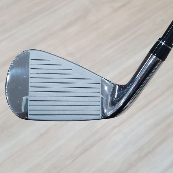 二手美品Callaway(24) ᴘᴀʀᴀᴅʏᴍ Ai SMOKE ᴍᴀx ꜰᴀꜱᴛ(輕量版) 26° 7號鐵桿 搭配TENSEI 𝟦𝟢 47 R桿身 