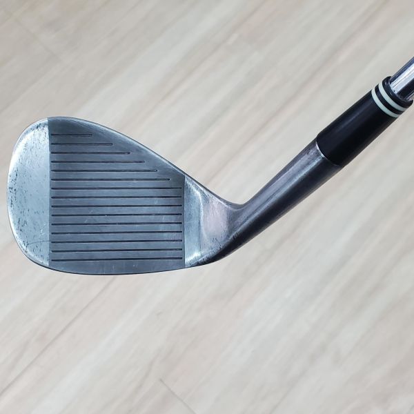 二手美品Cleveland CG12 ᴢɪᴘ ɢʀᴏᴏᴠᴇꜱ ʙʟᴀᴄᴋ ᴘᴇᴀʀʟ(珍黑版) 52/10°挖起桿 搭配Dynamic Gold 130 W桿身 