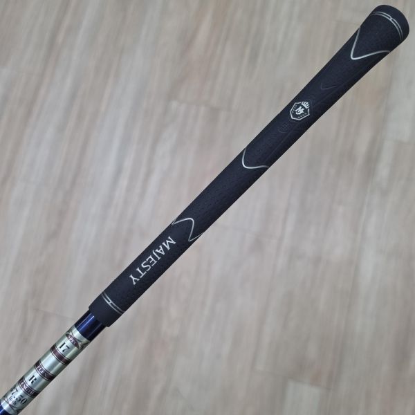 二手近新品MAJESTY Royale 27° 7號鐵桿 搭配LV-540 48 R桿身 