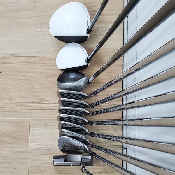 二手品TaylorMade R11s 10.5°開球木桿 搭配Motoʀe 60 S桿身+15.5° 3號球道木桿 搭配Motoʀe 𝟨𝟢 57 S桿身+RESCUE ᴅᴜᴀʟ 22° 4號小雞腿 搭配ᴍ.ᴀ.ꜱ.²-𝟧𝟧 ᴘʟᴜꜱ 59 R桿身+M1 5-P鐵桿組 搭配N.S.Pro 930 98 S桿身+Titleist ᴠᴏᴋᴇʏ ᴅᴇꜱɪɢɴ 258·12 58°挖起桿 搭配Dynamic Gold 130 W桿身+X-rossa tm 110 34"推桿 搭配近全新球袋 