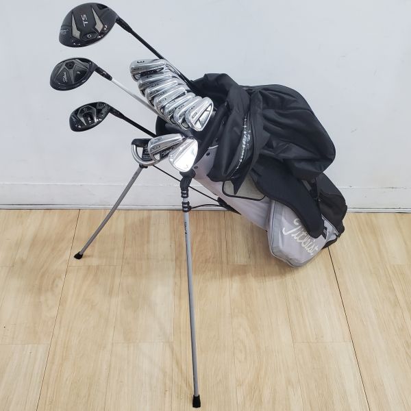 二手美品Titleist TS2 9.5°/19° 1木/3號小雞腿 搭配KURO KAGE 50/ALTA J CB S/SR桿身+915F 15° 3木 搭配Speeder FW 70-S S桿身+710 AP2 ꜰᴏʀɢᴇᴅ 3-P鐵桿組 搭配N.S.Pro 950 R桿身+VOKEY DESIGN M ɢʀɪɴᴅ 56/10°挖起桿 搭配N.S.Pro 950 98 S桿身+SCOTTY CAMERON futura Phantom mallet 34"推桿 搭配二手腳架式球袋 
