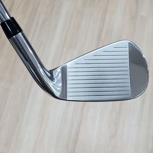 二手美品 左手 左用Callaway(24) ᴘᴀʀᴀᴅʏᴍ Ai SMOKE 28° 7號鐵桿 搭配N.S.PRO 950 neo 98 S桿身 